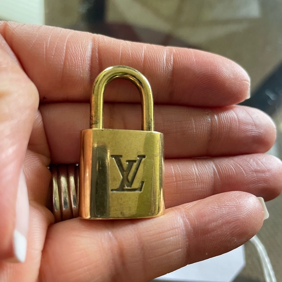 Authentic 💯 LV Lock Only No. 308 - Picture 1 of 3